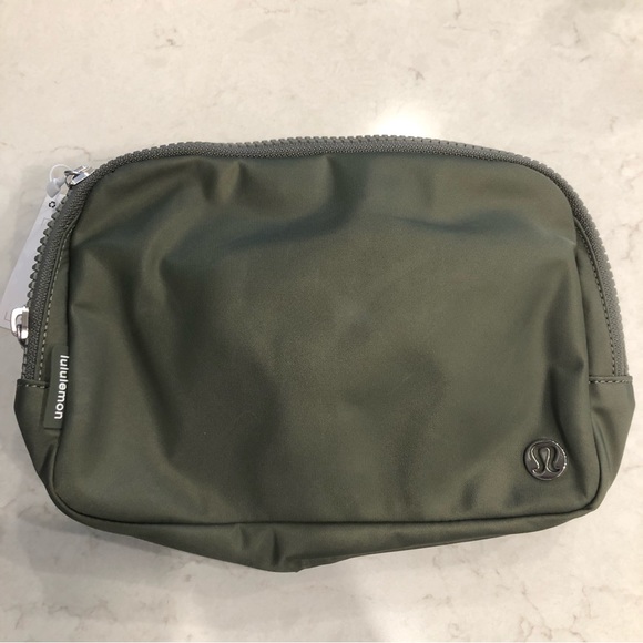 Lululemon Everywhere Belt Bag Large - Picture 1 of 4